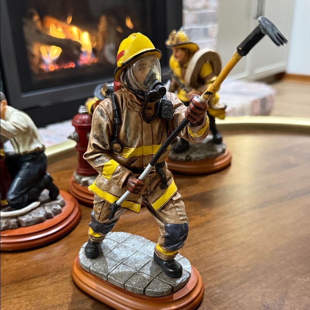 Vubtage Red Hats of Courage Firefighter Figurine – Limited Edition #2/2142